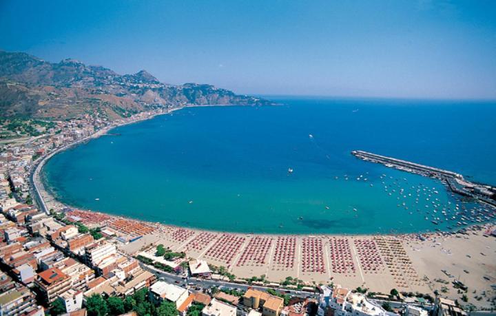 Happy Home Giardini Naxos Exterior foto